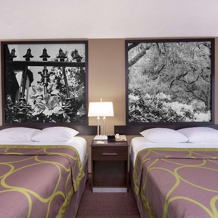 Super 8 By Wyndham Locust Grove Motel Bagian luar foto