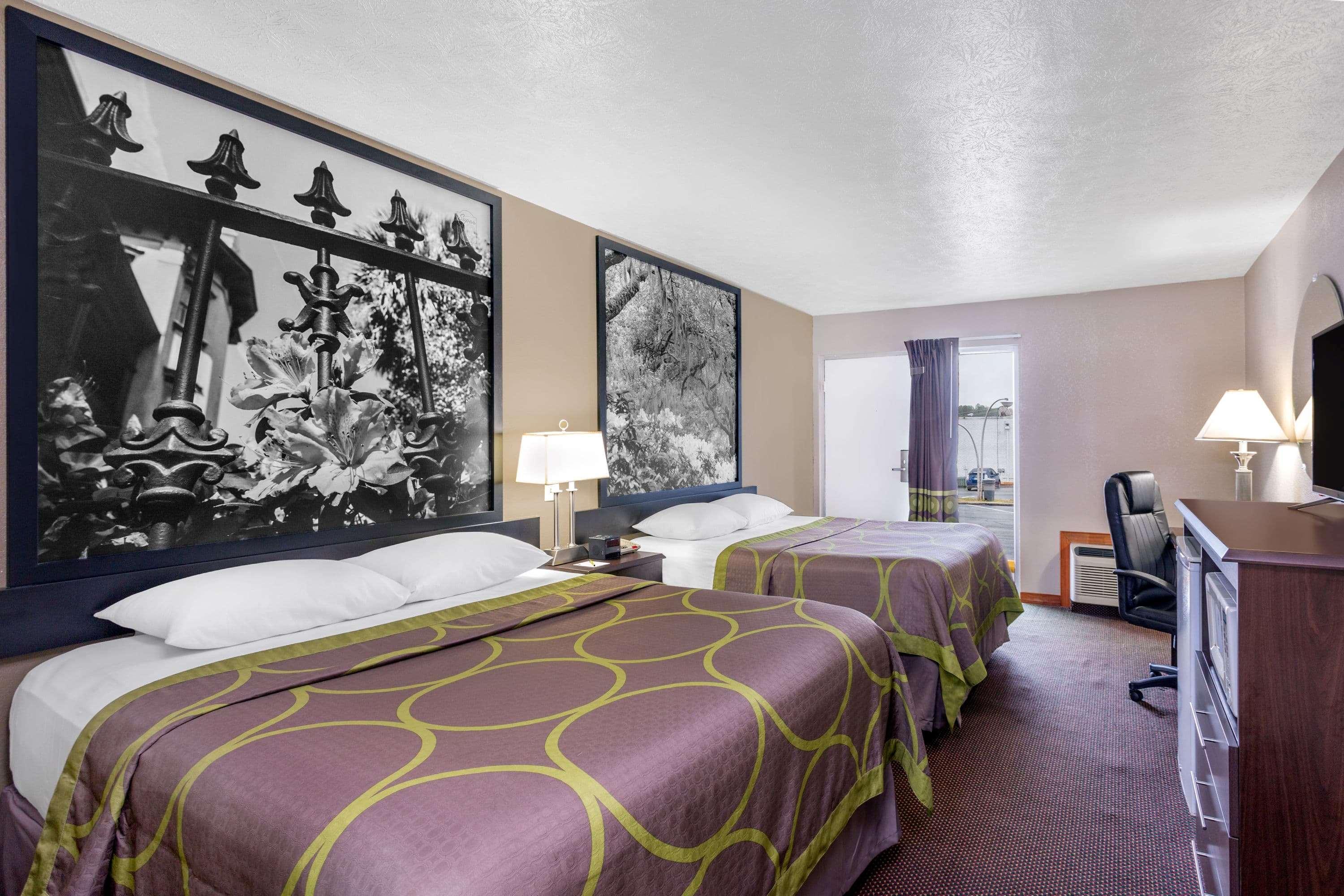 Super 8 By Wyndham Locust Grove Motel Bagian luar foto