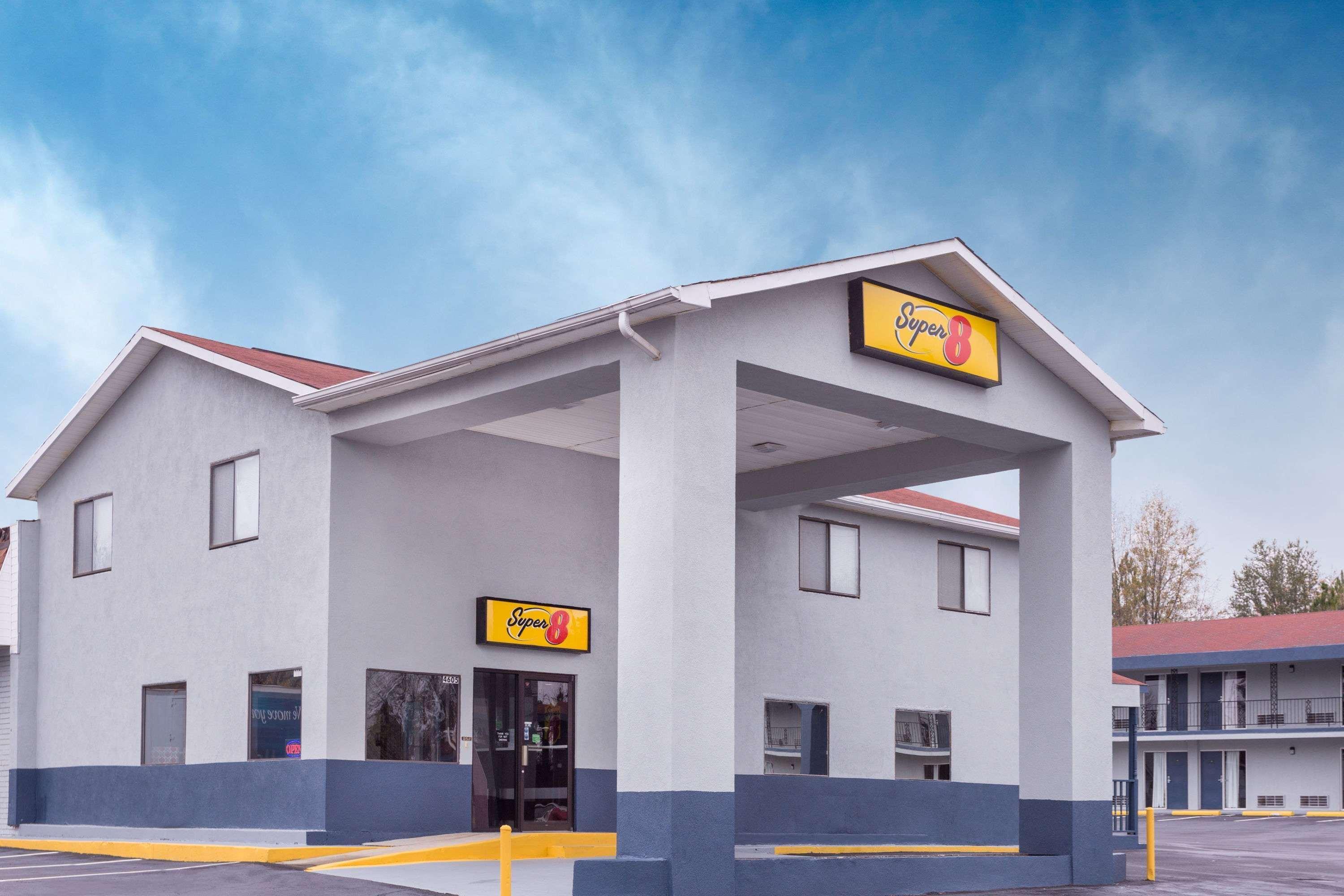 Super 8 By Wyndham Locust Grove Motel Bagian luar foto