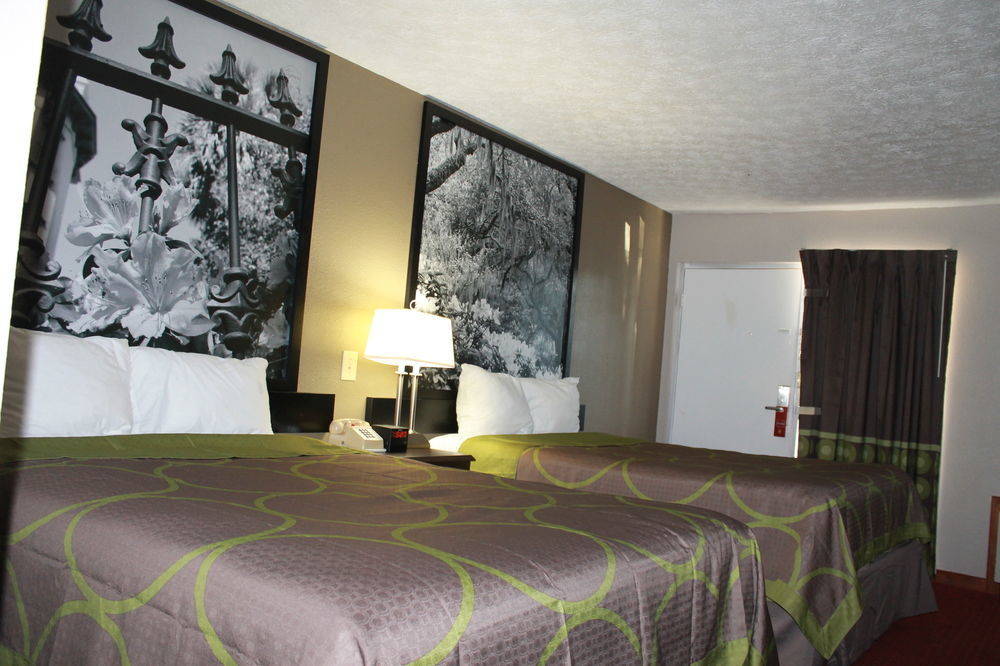 Super 8 By Wyndham Locust Grove Motel Bagian luar foto