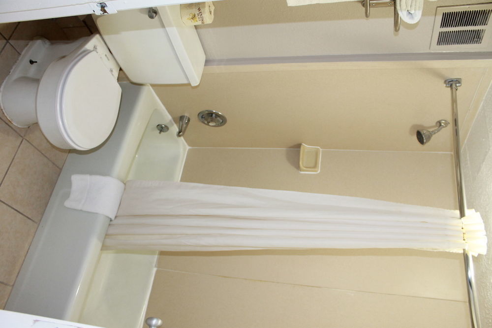 Super 8 By Wyndham Locust Grove Motel Bagian luar foto