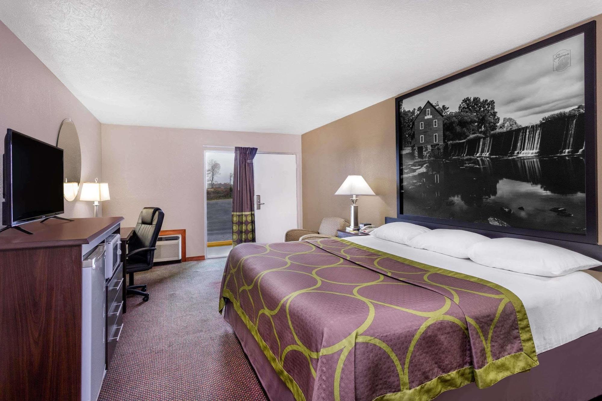 Super 8 By Wyndham Locust Grove Motel Bagian luar foto
