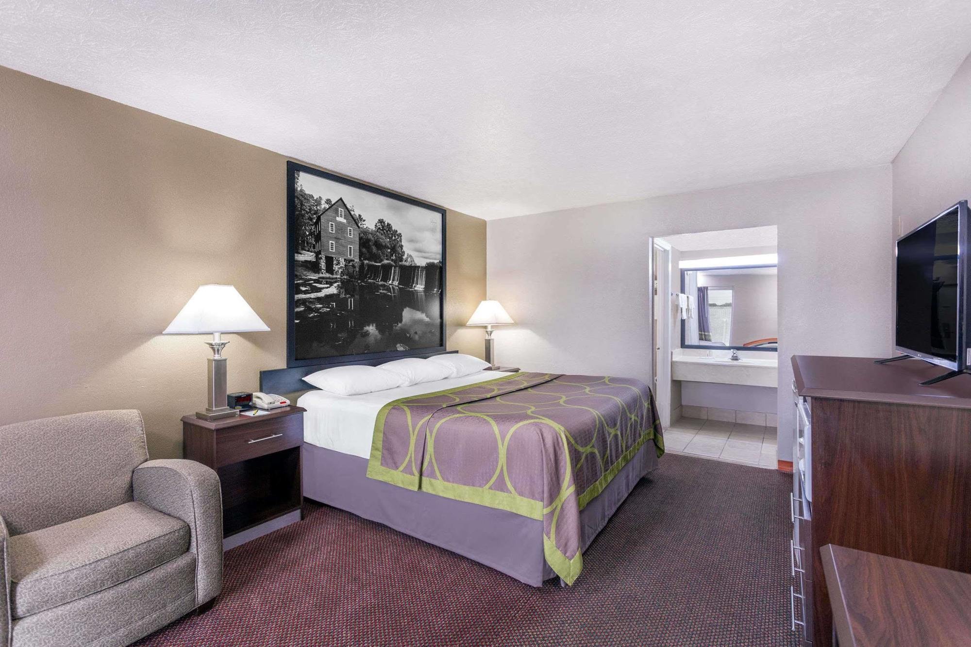 Super 8 By Wyndham Locust Grove Motel Bagian luar foto