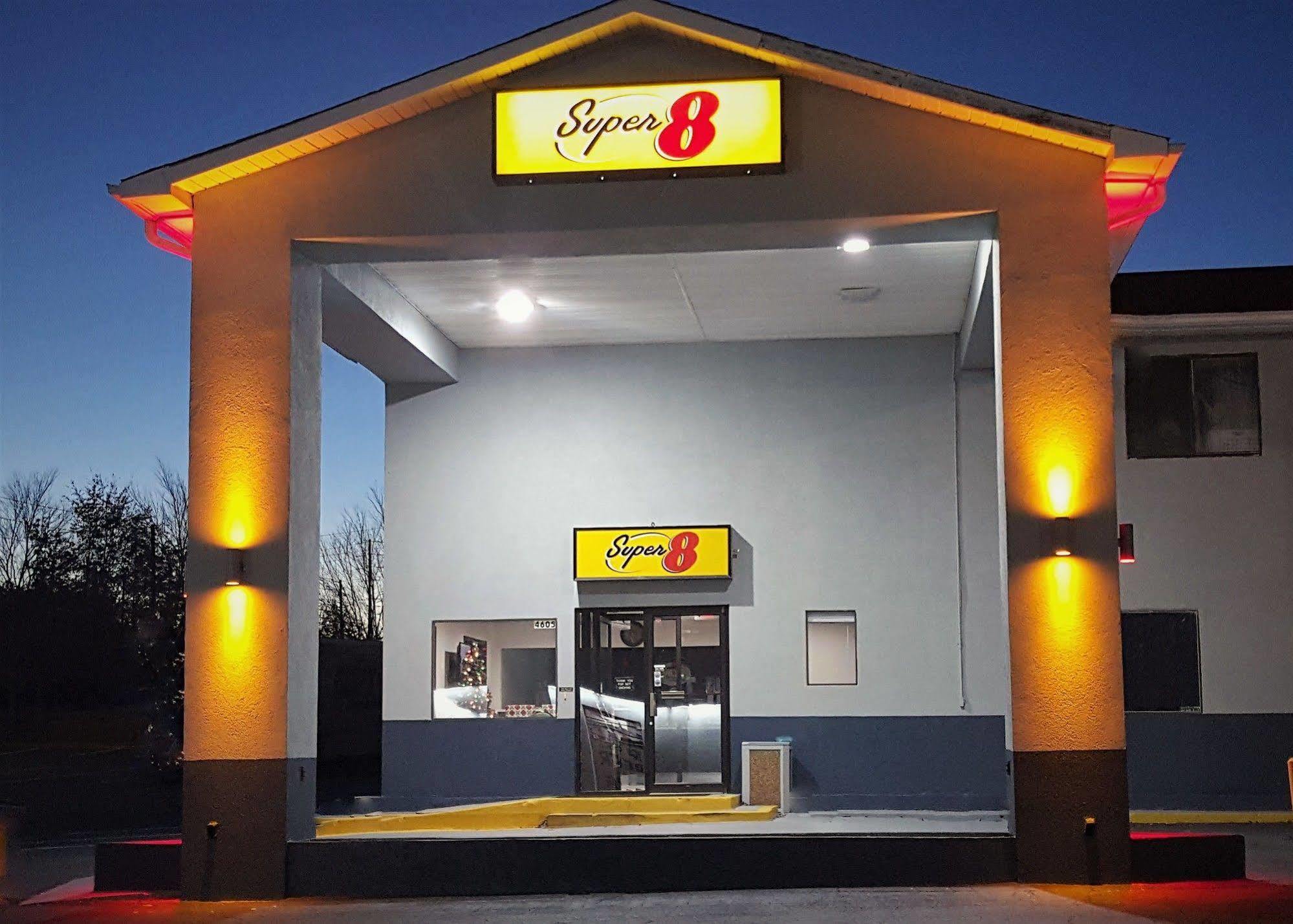 Super 8 By Wyndham Locust Grove Motel Bagian luar foto